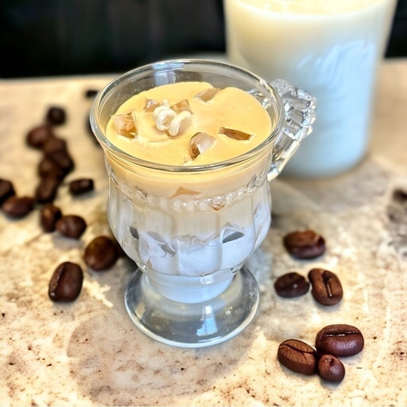 ⚠️SALE Candle // Caramel Macchiato Coffee Handmade Candle SEND OFFERS🥳 - Picture 5 of 7